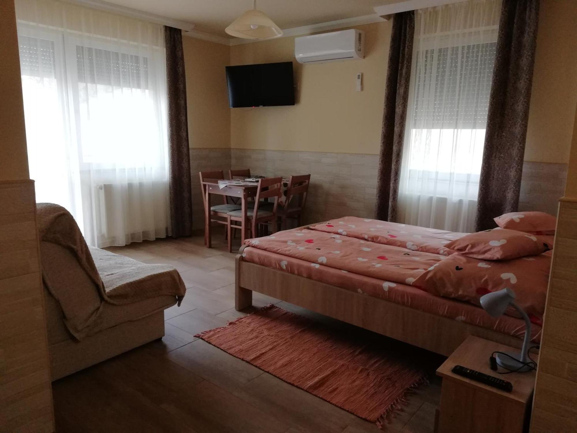 Imola Es Andrea Apartmanhaz 3 Hajdúszoboszló Exterior foto